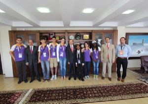 Türkçe bilgileri hayranlık uyandırdı